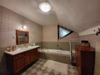 Eladó családi ház, Budaörsön 275 M Ft, 5 szobás