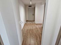 Eladó panellakás, Pécsett 57.9 M Ft, 2 szobás