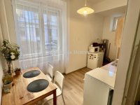 Eladó téglalakás, V. kerületben 102.5 M Ft, 2 szobás