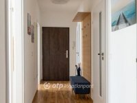 Eladó téglalakás, Balatonkenesén 135 M Ft, 3 szobás