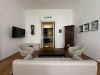 Eladó téglalakás, V. kerületben 259.9 M Ft, 3 szobás