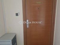 Eladó panellakás, Pécsett 59.9 M Ft, 3 szobás