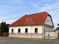 Eladó családi ház, Bonyhádon 60 M Ft, 6 szobás