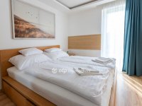 Eladó téglalakás, Balatonkenesén 135 M Ft, 3 szobás