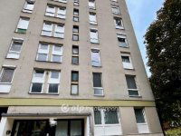 Eladó panellakás, Pécsett 54.9 M Ft, 3 szobás