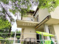 Eladó családi ház, XI. kerületben 299 M Ft, 7+1 szobás