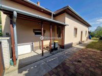 Eladó családi ház, Baján 77.9 M Ft, 6 szobás