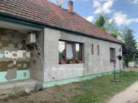 Eladó családi ház, Pilisen 42 M Ft, 2 szobás