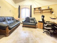 Eladó családi ház, Délegyházán 186 M Ft, 7 szobás