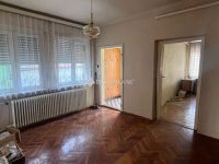 Eladó családi ház, Pécsett 42 M Ft, 4 szobás