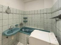 Eladó téglalakás, Cegléden 36.9 M Ft, 2 szobás