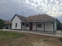 Eladó családi ház, Farmoson 38 M Ft, 3 szobás