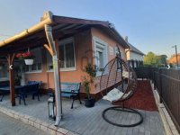 Eladó családi ház, Poroszlón 43.9 M Ft, 3 szobás