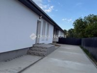 Eladó ikerház, Dánszentmiklóson 58 M Ft, 3 szobás