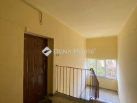 Eladó téglalakás, Komlón 28.9 M Ft, 2 szobás