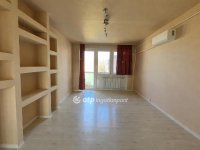 Eladó panellakás, Győrött 49.99 M Ft, 2 szobás