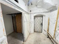 Eladó üzlethelyiség