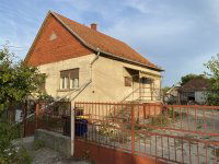 Eladó családi ház, Izsákon 37.5 M Ft, 3 szobás