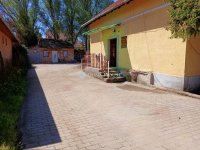 Eladó családi ház, Gödöllőn 69.9 M Ft, 8 szobás