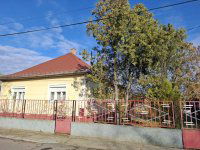 Eladó családi ház