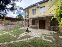 Eladó családi ház, Tatán 74.99 M Ft, 5 szobás