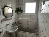 Eladó téglalakás, Dunaújvárosban 32.5 M Ft, 2 szobás