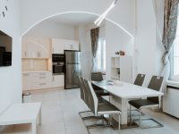 Eladó téglalakás, VI. kerületben 290 M Ft, 2 szobás