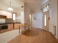 Eladó téglalakás, Pécsett, János utcában 62 M Ft, 1 szobás