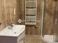 Eladó családi ház, II. kerületben 393.75 M Ft, 9 szobás