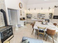 Eladó családi ház, Salköveskúton 195 M Ft, 3+1 szobás