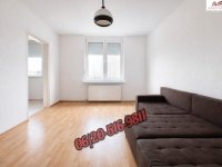 Eladó panellakás, Dunaújvárosban 28.99 M Ft, 2 szobás