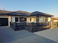 Eladó ikerház, Szigetszentmártonban 93 M Ft, 4 szobás