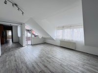 Eladó téglalakás, Pécsett 64.99 M Ft, 3 szobás
