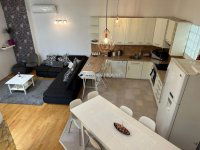 Eladó téglalakás, VI. kerületben 164.9 M Ft, 6 szobás