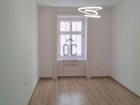 Eladó téglalakás, V. kerületben 275.4 M Ft, 7 szobás