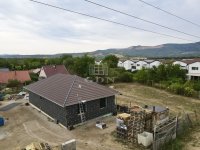 Eladó családi ház, Vácon 115 M Ft, 4 szobás