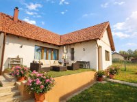 Eladó családi ház, Nagytarcsán 205 M Ft, 5 szobás