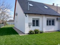 Eladó ikerház, Tökölön 95 M Ft, 5 szobás