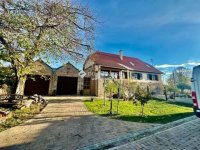 Eladó családi ház, Pécsett 235 M Ft, 4 szobás