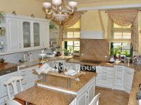 Eladó családi ház, Szombathelyen 298 M Ft, 10 szobás