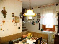 Eladó téglalakás, Székesfehérvárott 63.4 M Ft, 4 szobás