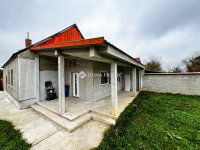 Eladó családi ház, Beziben 38.9 M Ft, 4 szobás