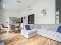 Eladó téglalakás, VI. kerületben 229 M Ft, 6 szobás