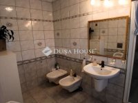 Eladó családi ház, Esztergomban 217.385 M Ft, 8 szobás