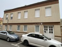 Eladó téglalakás, Pécsett 65 M Ft, 3 szobás