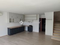Eladó családi ház, Ercsiben 79.99 M Ft, 6 szobás