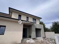 Eladó családi ház, Gyálon 249.9 M Ft, 6 szobás