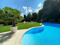 Eladó családi ház, Gödön 320 M Ft, 7 szobás