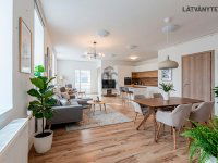 Eladó családi ház, XV. kerületben 289 M Ft, 8 szobás