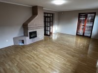 Eladó családi ház, Dunaújvárosban 119.9 M Ft, 7 szobás